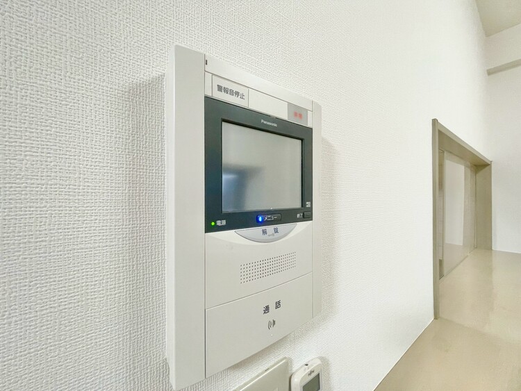 その他 誰が来てもわかる様にモニター付きインターホンを設置。