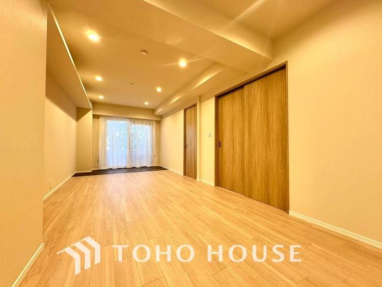 内装 【LIVING】◆眩い◆光が燦々と入り、家族の笑顔を照らす。「いつまでも続いて」と願う夢のような毎日がここにある。