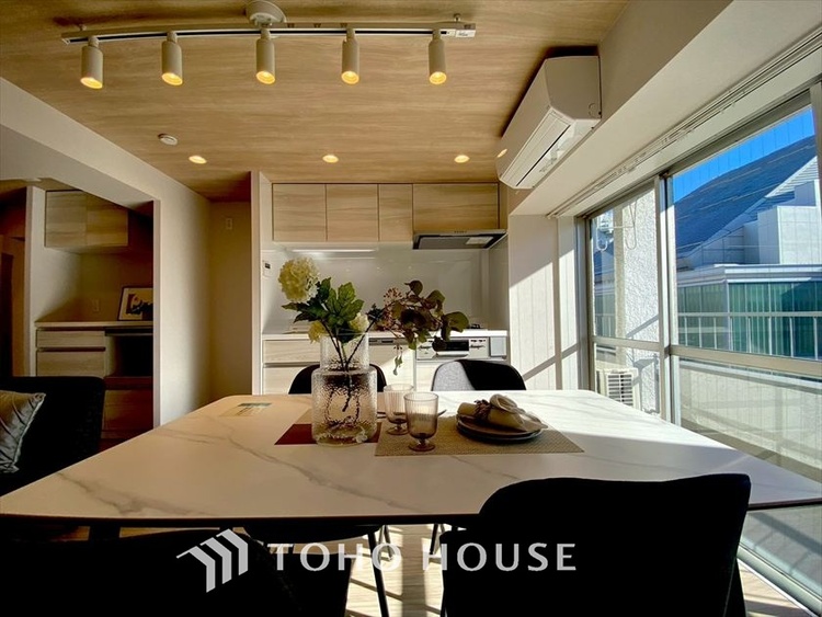 内装 【LIVING】◆家族◆愛する家族を一目で見渡せる。家族が集う空間。永遠に続く幸せな毎日を、ここで。