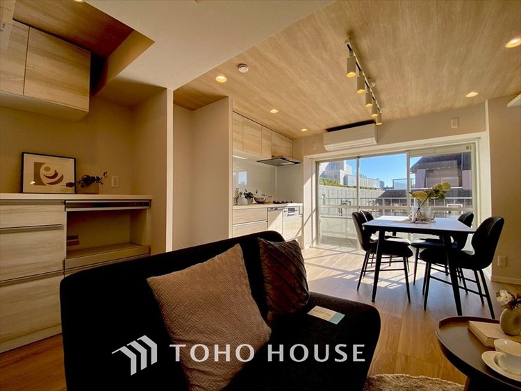 内装 【LIVING】◆Sunshine◆光が燦々と入り、いるだけで気持ちいい。「開放的でゆとりあるお部屋です。」