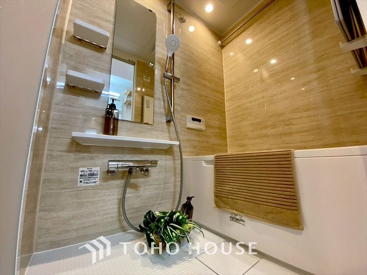 風呂 【BATHROOM】◆プライベートな空間◆simpleだからrelaxできるんです。こころもからだもキレイさっぱり。