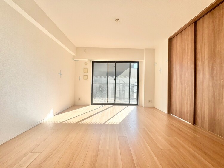 居間 居心地の良い空気感は、暮らしのステージを彩り、心からのやすらぎと満足感を与えてくれます。