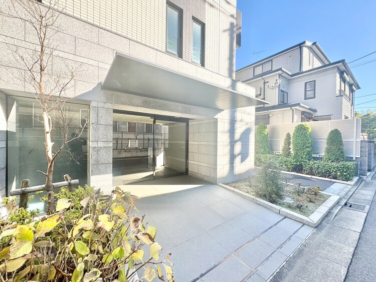 エントランス 外と内をつなぐエントランスは、まさに顔となる場所。