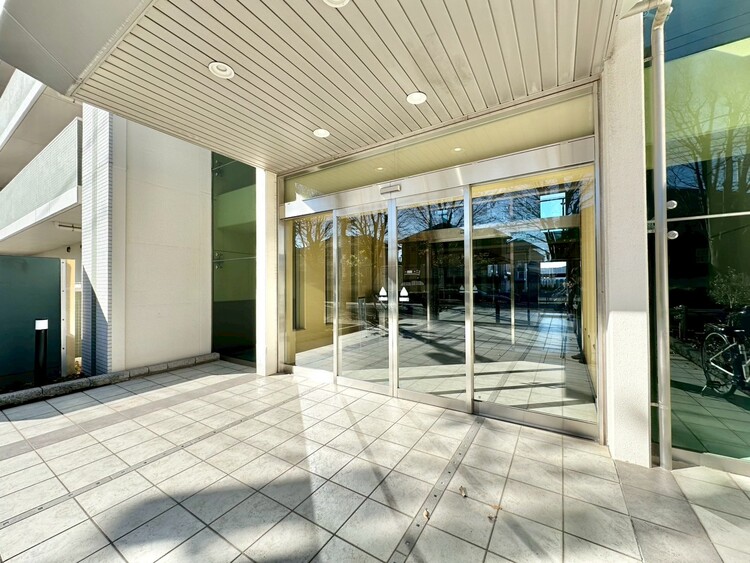 エントランス 外と内をつなぐエントランスは、まさに顔となる場所。