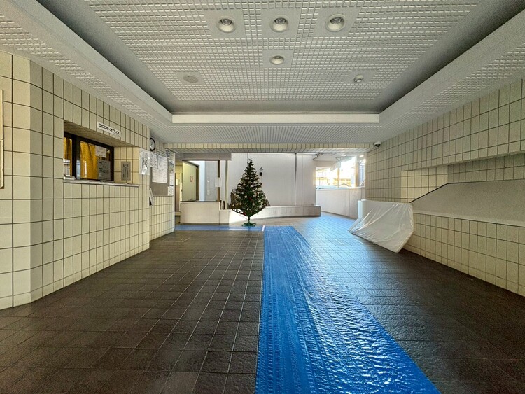 エントランス エントランス内部は、管理が行き届き清潔な共有スペースとなっています。