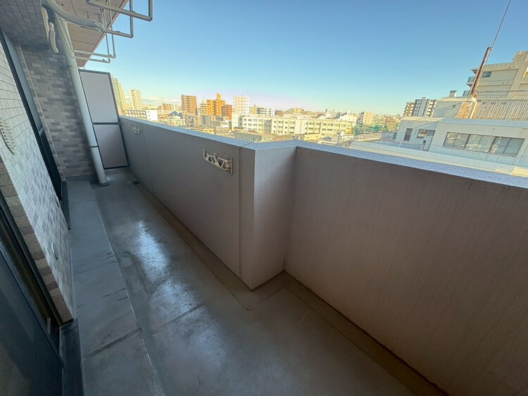 バルコニー 暮らしの中で、光と風を演出してくれるバルコニー。