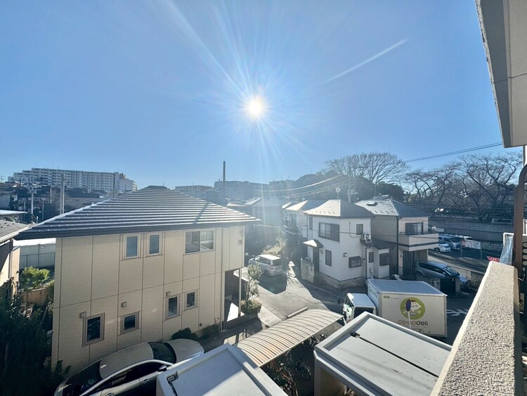 バルコニー 頬をなでる、優しい風を感じることが出来ます。