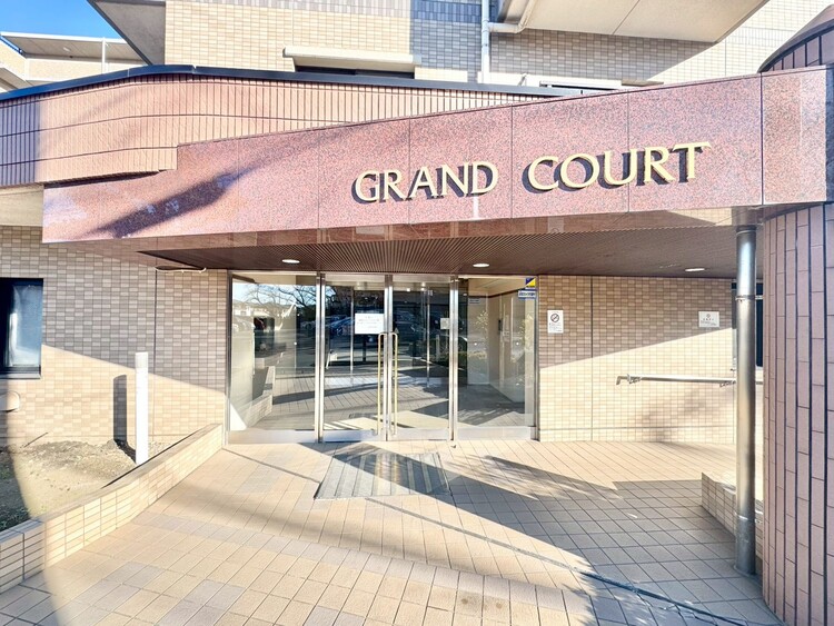 エントランス 外と内をつなぐエントランスは、まさに顔となる場所。