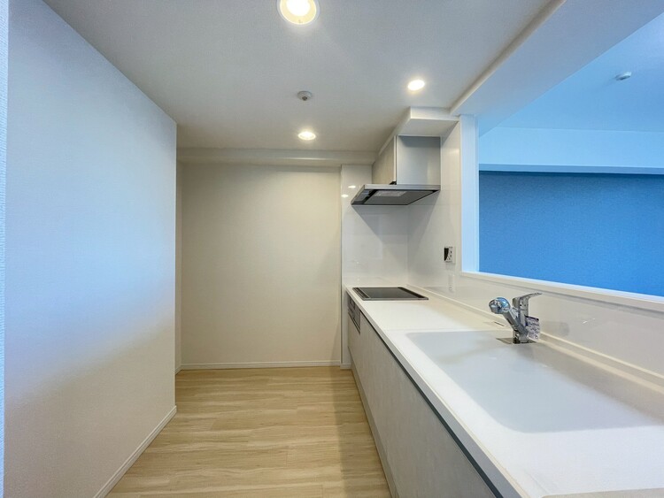 キッチン スマートな意匠と充実の機能を備えたキッチンが、暮らしにおいしい彩りを添えます。