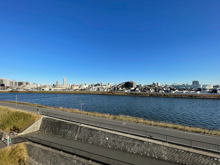 バルコニー 頬をなでる、優しい風を感じることが出来ます。