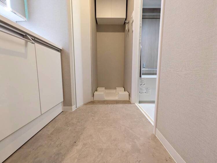 洗面 清潔感と心地よさを重視した、上質感漂うパウダールーム。