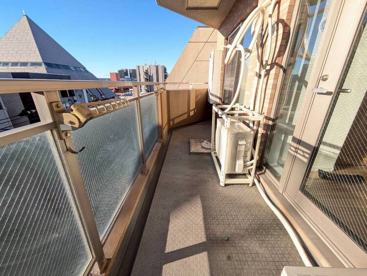 バルコニー 暮らしの中で、光と風を演出してくれるバルコニー。