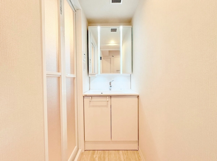 洗面 何かと物が増える場所だからこそ、スッキリと見映えの良い空間に。