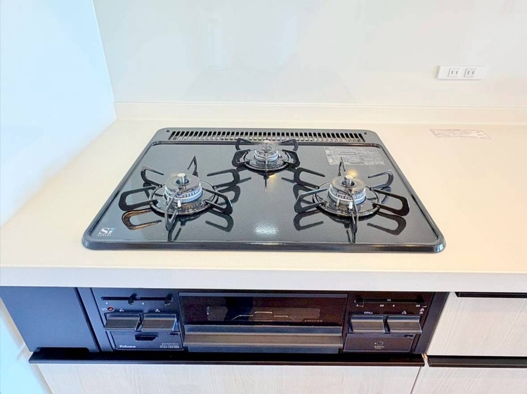 設備 ３口コンロ