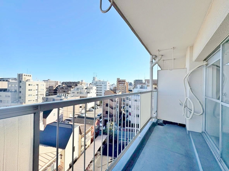 バルコニー 暮らしの中で、光と風を演出してくれるバルコニー。