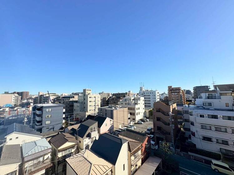 バルコニー 頬をなでる、優しい風を感じることが出来ます。