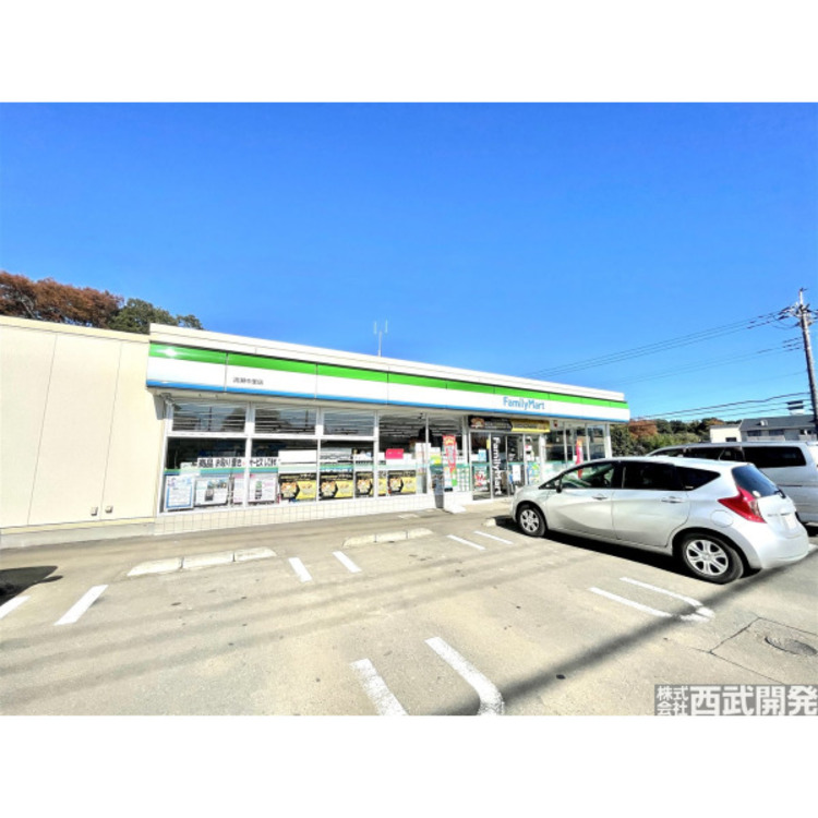 周辺 ファミリーマート(約390m)