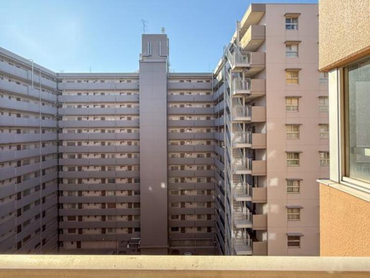 その他 開放感のある眺望。季節による景色の変化を日常の生活と共に感じてください。