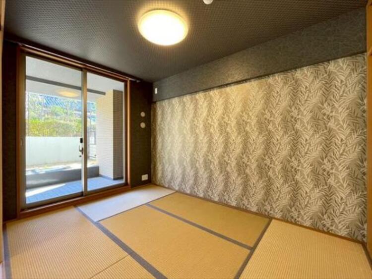 内装 窓からたっぷりと陽光が注がれる、明るく快適なプライベート空間となっています。