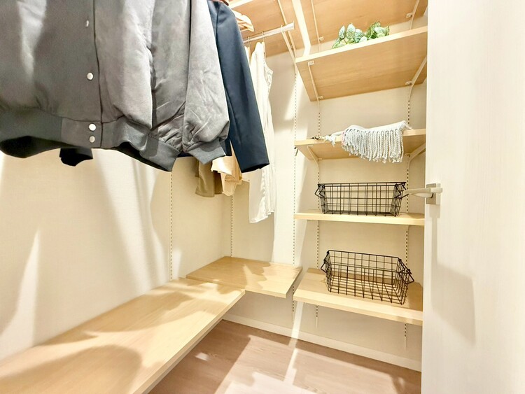その他 収納スペースが付いていて、お部屋を広く使っていただけます。