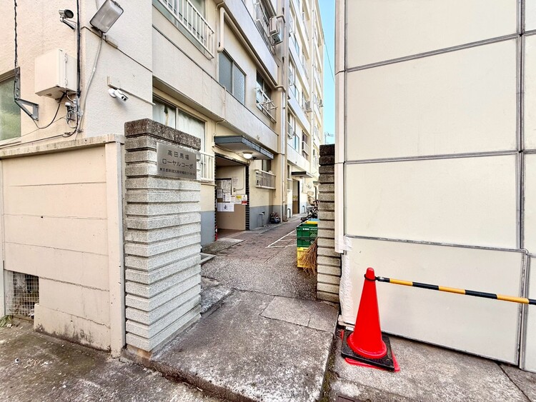 その他 上質感漂う玄関アプローチです。