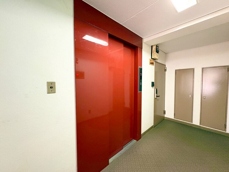 その他 エレベーター完備のため荷物が多くなっても安心。