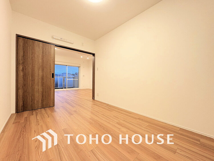 内装 1日の疲れを癒し、心地よく寛げるようゆったりとした広さをしています