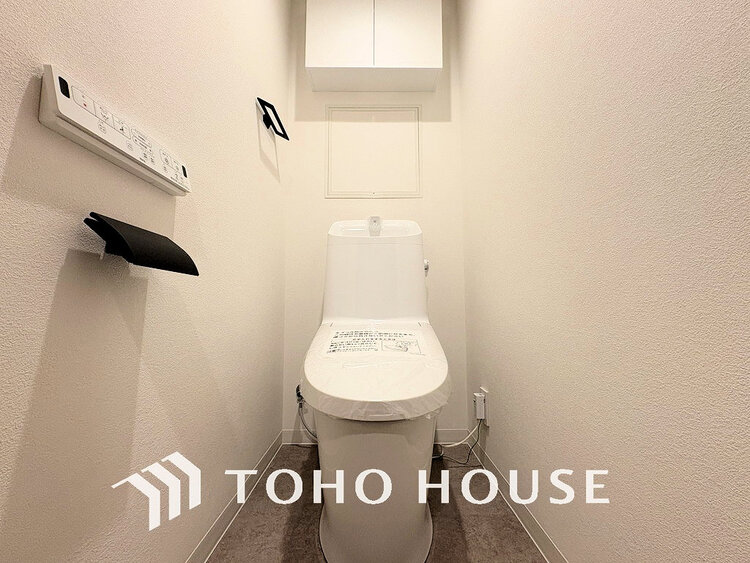 トイレ トイレには快適な温水洗浄便座付