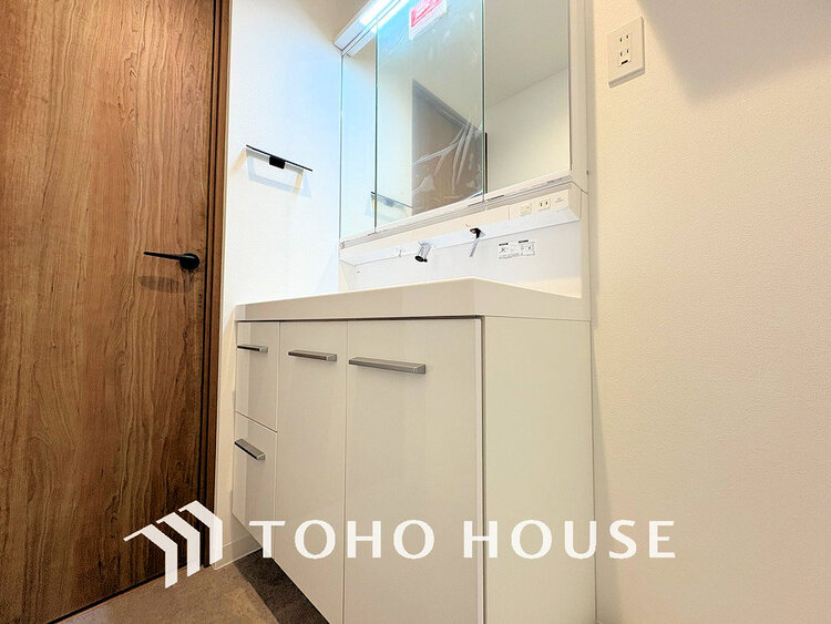 洗面 大きな洗面鏡付き、朝の身支度も楽しくなりますね