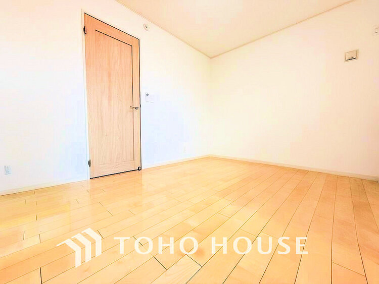 内装 シンプルですっきりとした室内は飽きのこない居心地の良い雰囲気(現地には家具があります)