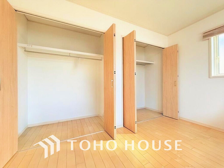 収納 居室　収納(現地には家具があります)