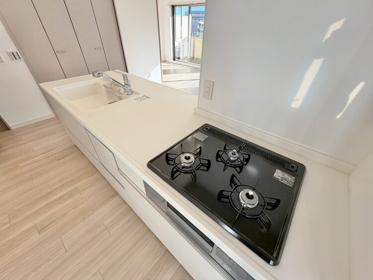 その他 開放感のあるキッチンスペース。調理をしながら、会話も弾みそうですね。