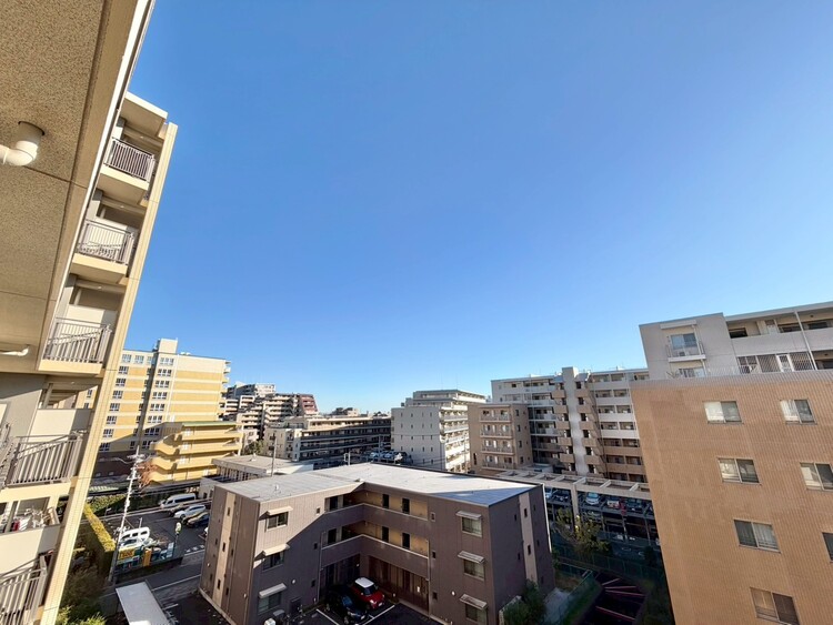 その他 眺望や窓からの景色が良いと、家で過ごす時間も快適です。