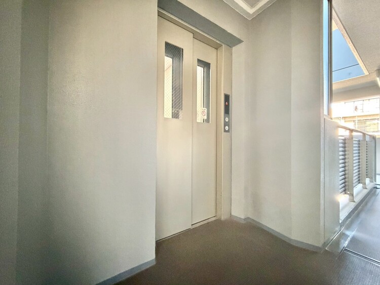 その他 エレベーター完備のため荷物が多くなっても安心。