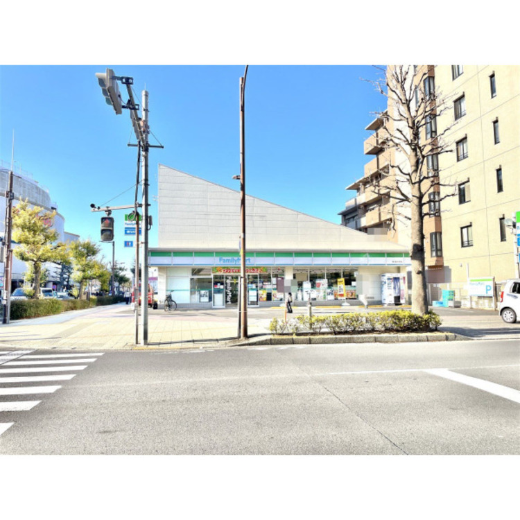 周辺 ファミリーマート(約180m)