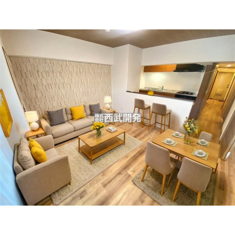 居間 【配置してある家具や小物はCGによるイメージです】