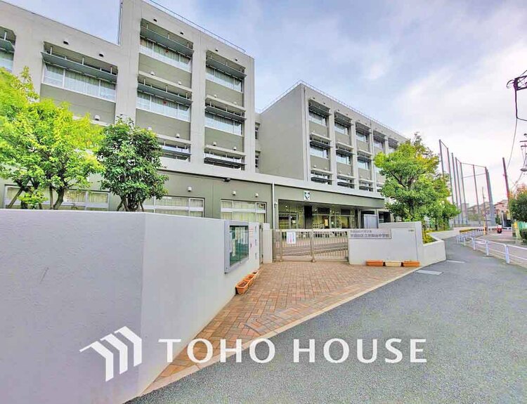 周辺 世田谷区立世田谷中学校　距離140m