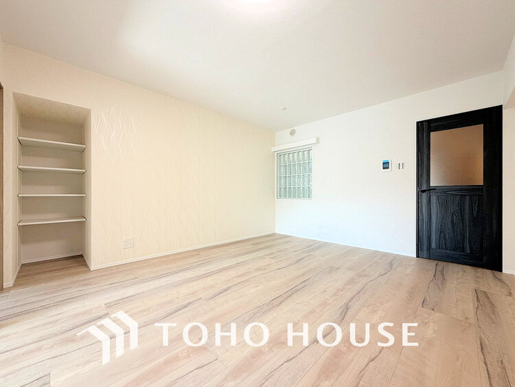 内装 広がりのある住空間、家族が集まるリビング・ダイニング