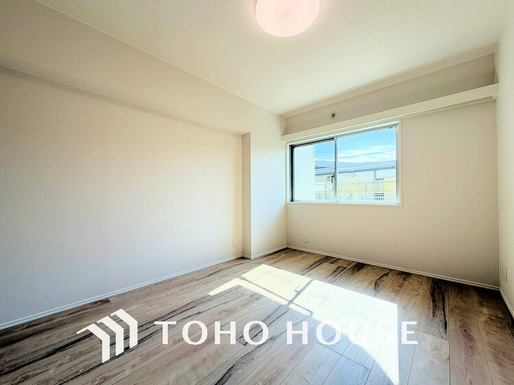 内装 シンプルですっきりとした室内は飽きのこない居心地の良い雰囲気