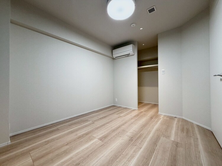 その他 清かで艶やかな時間をもたらしてくれる室内です。