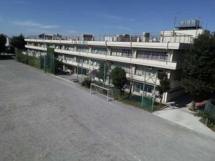 周辺 板橋区立高島第三中学校