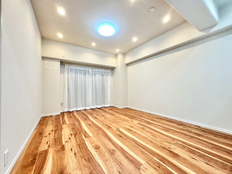 居間 居心地の良い空気感は、暮らしのステージを彩り、心からのやすらぎと満足感を与えてくれます。