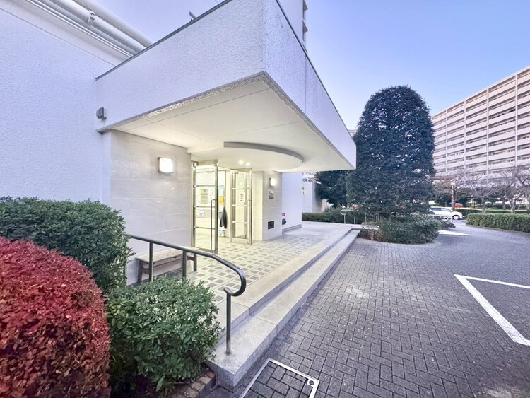 エントランス 外と内をつなぐエントランスは、まさに顔となる場所。