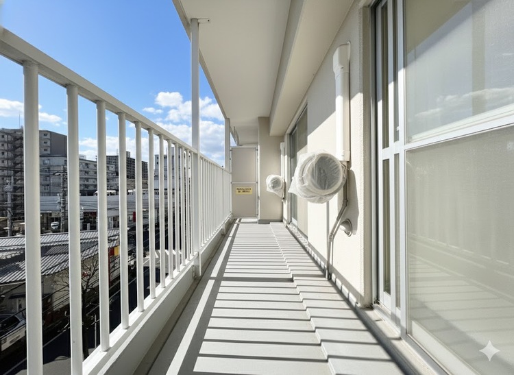 バルコニー 暮らしの中で、光と風を演出してくれるバルコニー。