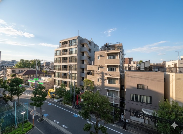 バルコニー 頬をなでる、優しい風を感じることが出来ます。