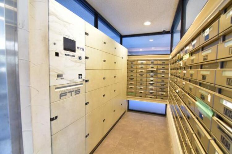 その他 不在時でも安心の大容量メールボックスと、あると便利な宅配ボックスが備えられています。不在時の荷物の受け取りも安心です。