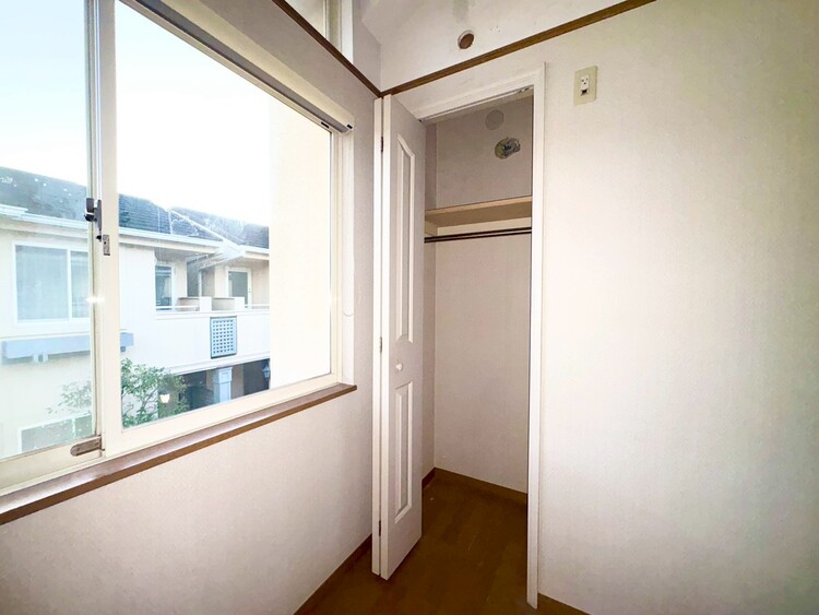 その他 収納スペースが付いていて、お部屋を広く使っていただけます。