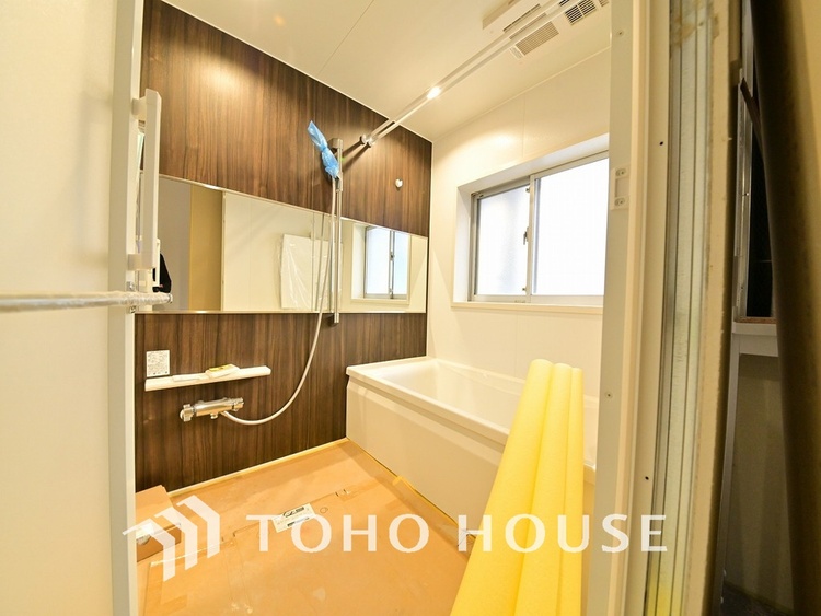 風呂 一日の疲れを癒すバスルームは、心地よいリラックスを叶える清潔感溢れる空間