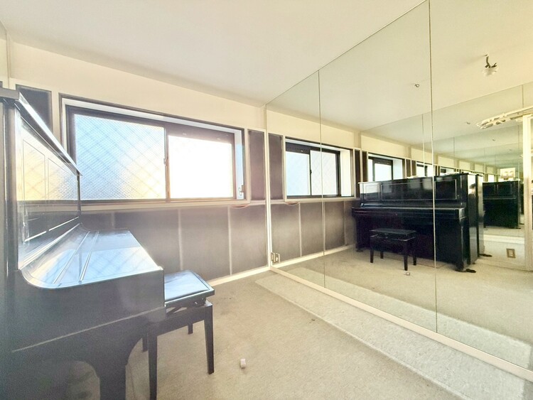 その他 清かで艶やかな時間をもたらしてくれる室内です。