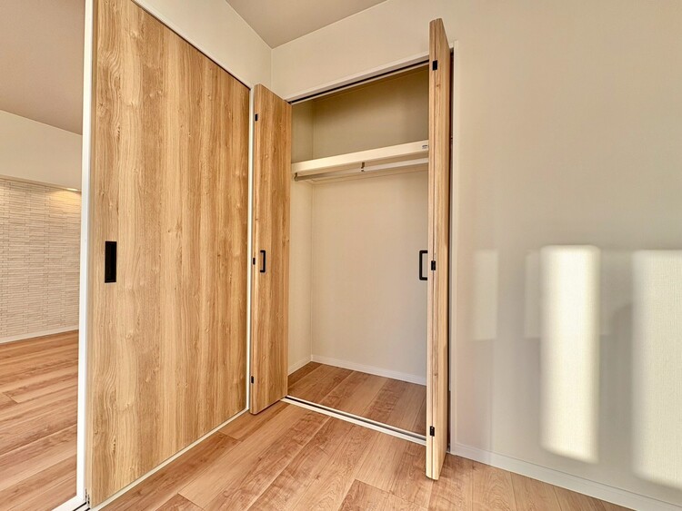 その他 収納スペースが付いていて、お部屋を広く使っていただけます。